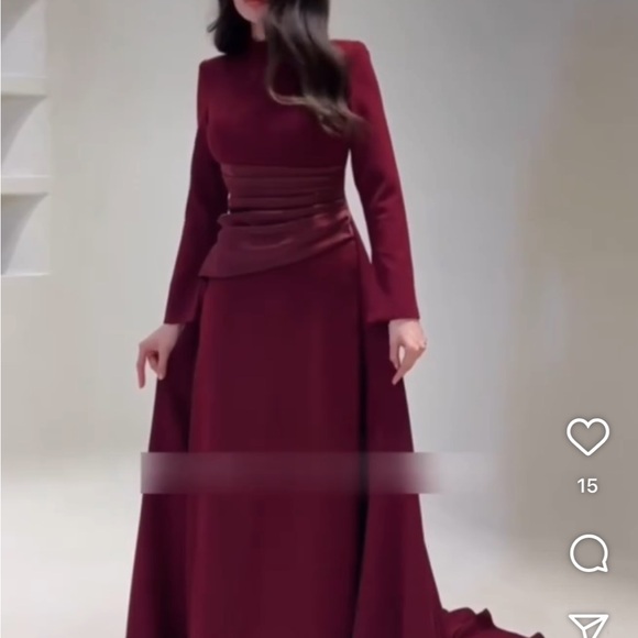 Elegant Burgundy Long Sleeve Dresses - Picture 3 of 10